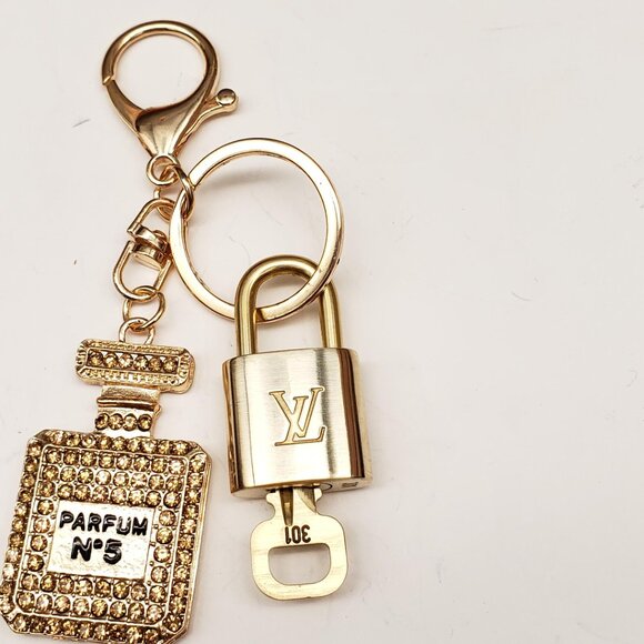 Authentic Louis Vuitton Lock & Key with unbranded Bagcharm, Keycharm, Keychain - Picture 2 of 8